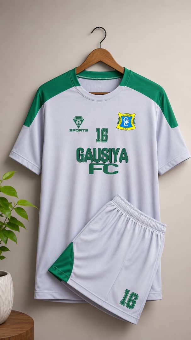 Short sleeve shirt with short - Image 2