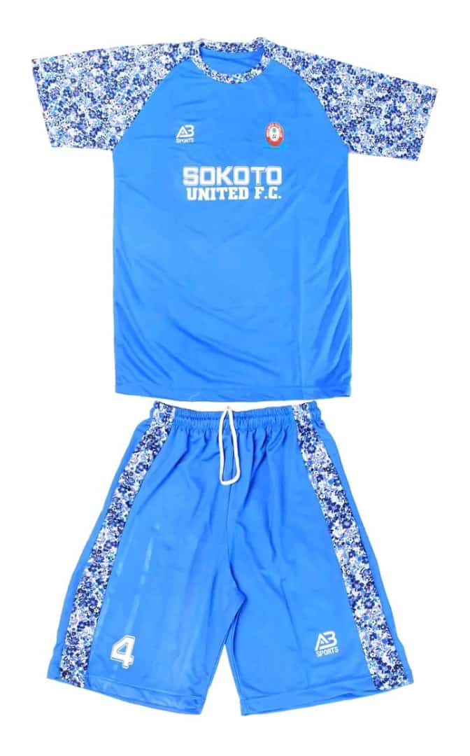 Short sleeve shirt with short - Image 8